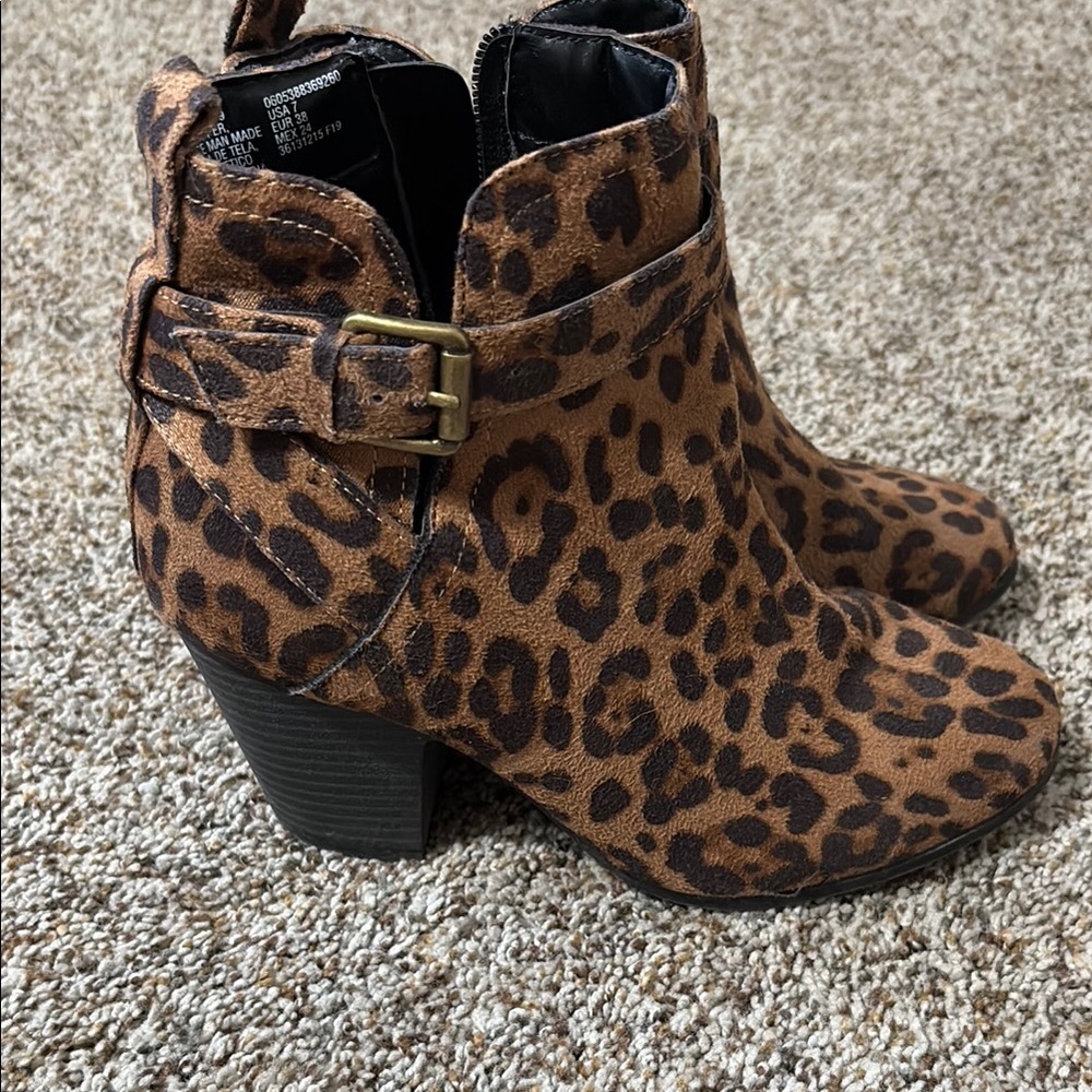 Time and Tru Brown Ankle Boots with Suede Texture